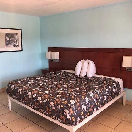 Economy Suites Winter Haven Exterior foto
