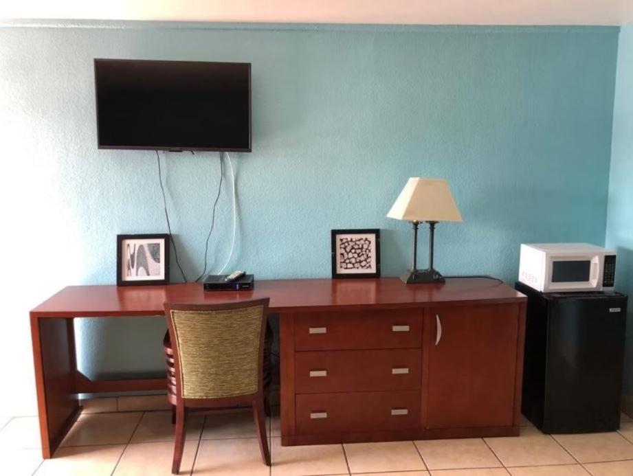 Economy Suites Winter Haven Exterior foto